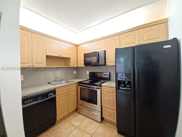 11120 Royal Palm Blvd 4-10, Coral Springs, FL 33065