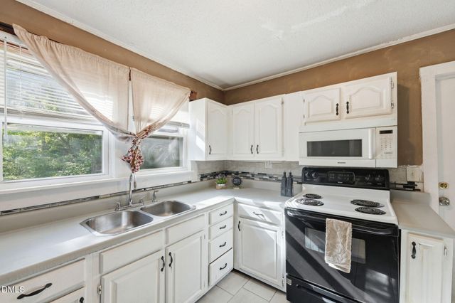 1410 Sharpe Road, Burlington, NC 27217