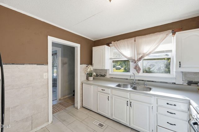 1410 Sharpe Road, Burlington, NC 27217