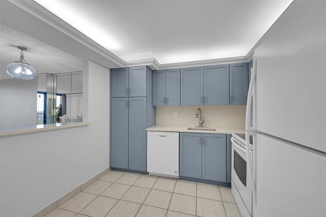 2301 S Ocean Drive 1006, Hollywood, FL 33019