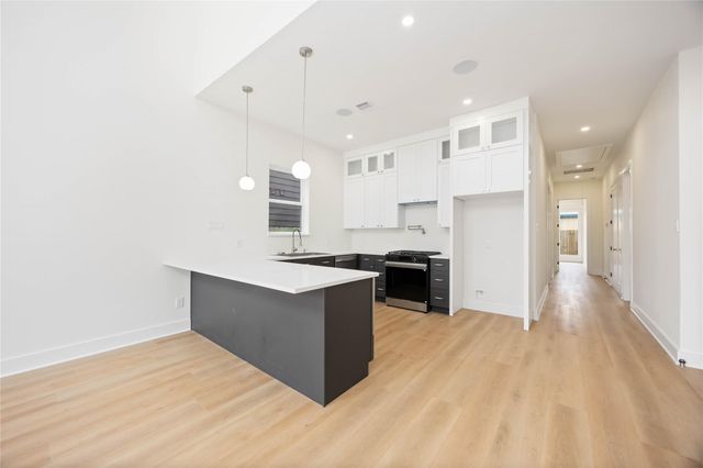 422 E 41 Street, Houston, TX 77022