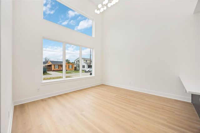 422 E 41 Street, Houston, TX 77022