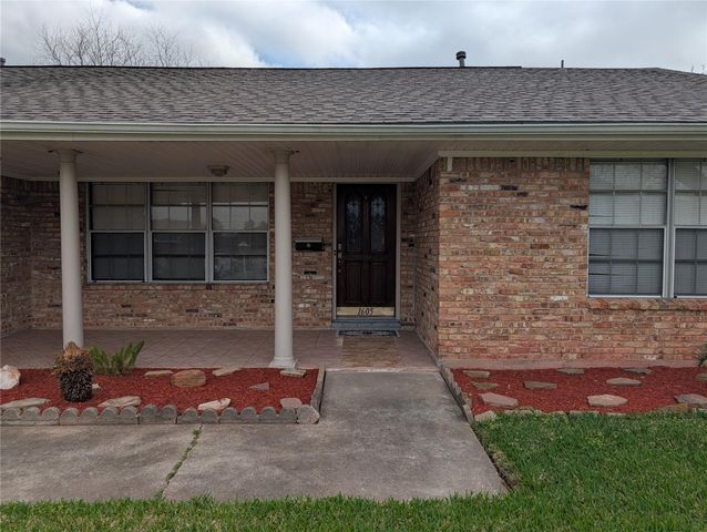1605 Ruella Lane, Pasadena, TX 77502