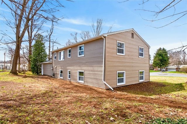 639 Ironwood Circle, Webster, NY 14580