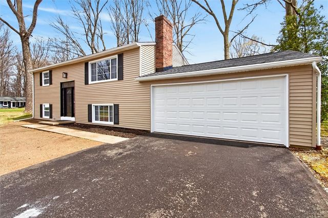 639 Ironwood Circle, Webster, NY 14580