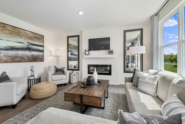 987 Sapphire Lane, Montgomery, IL 60538