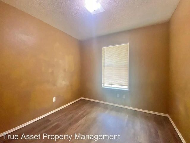 Package Property, Lubbock, TX 79406