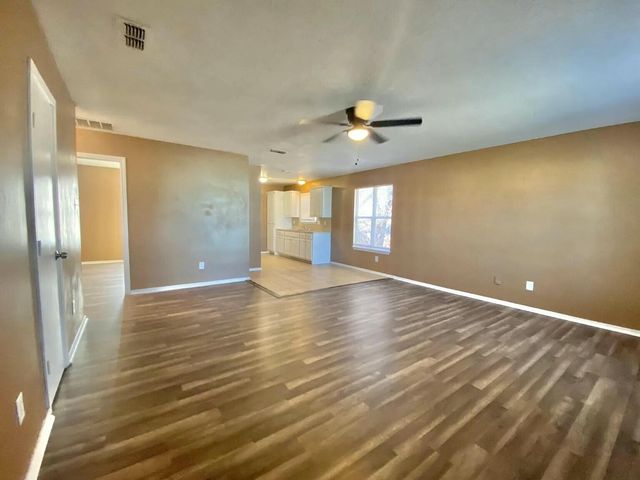 Package Property, Lubbock, TX 79406