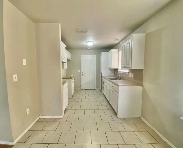 Package Property, Lubbock, TX 79406