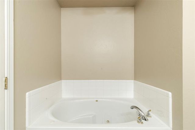 4350 Deer Crossing, Edmond, OK 73025