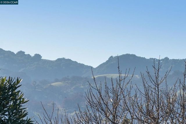 70 70 Exeter Ln, Pleasant Hill, CA 94523