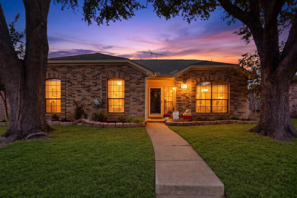 1917 Village Creek Drive, Garland, TX 75040