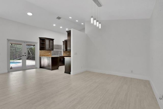 5264 NW 89th Dr, Coral Springs, FL 33067