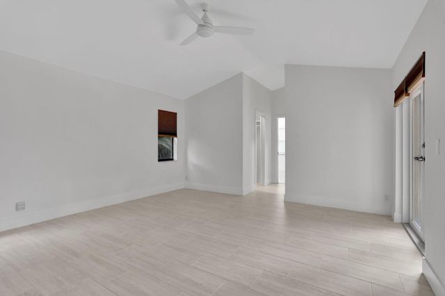 5264 NW 89th Dr, Coral Springs, FL 33067