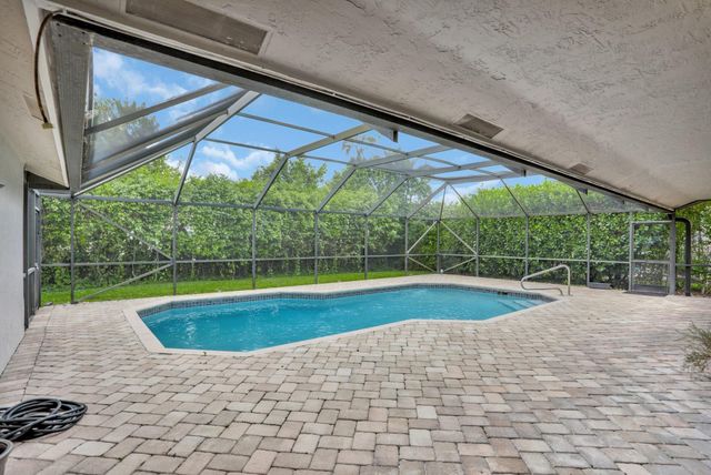5264 NW 89th Dr, Coral Springs, FL 33067
