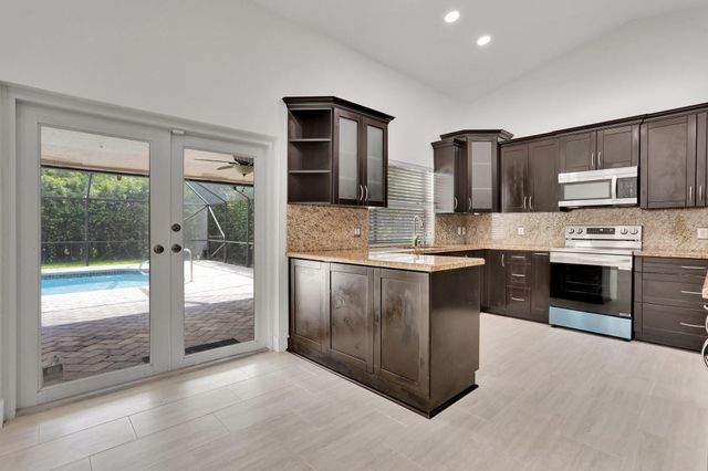 5264 NW 89th Dr, Coral Springs, FL 33067