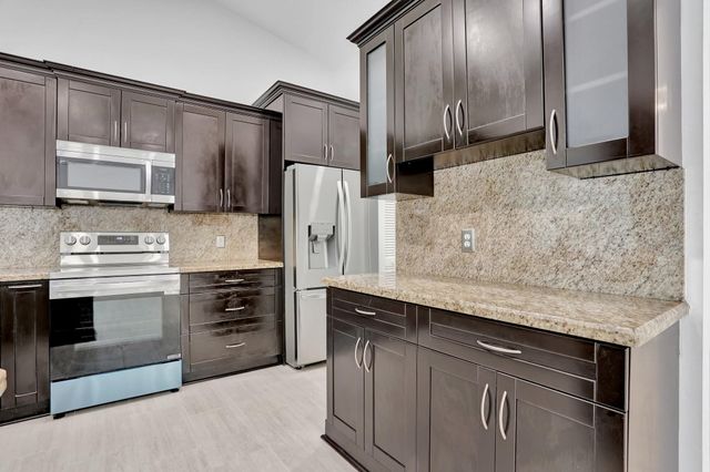 5264 NW 89th Dr, Coral Springs, FL 33067