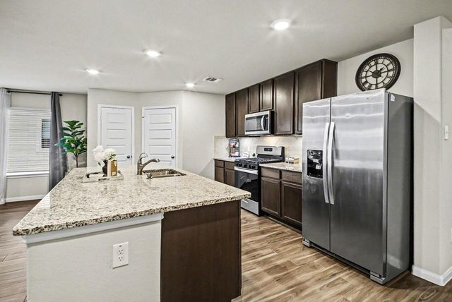 4906 Luke Mathew Drive, Rosharon, TX 77583