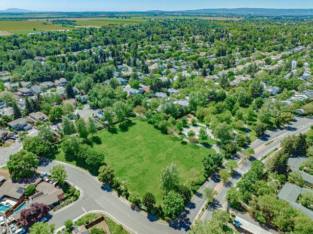 3718 Maidu Place, Davis, CA 95618