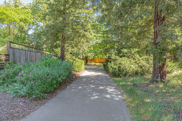 3718 Maidu Place, Davis, CA 95618