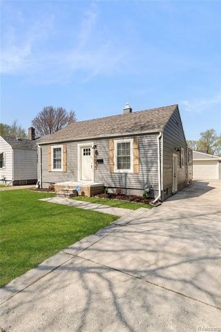 20075 Washtenaw Street, Harper Woods, MI 48225