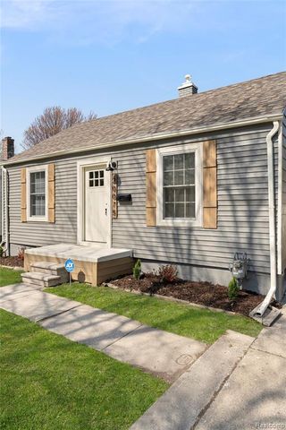 20075 Washtenaw Street, Harper Woods, MI 48225