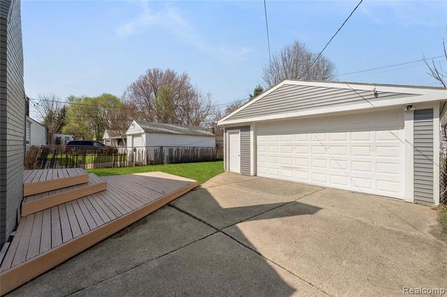 20075 Washtenaw Street, Harper Woods, MI 48225