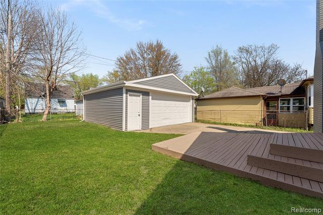 20075 Washtenaw Street, Harper Woods, MI 48225