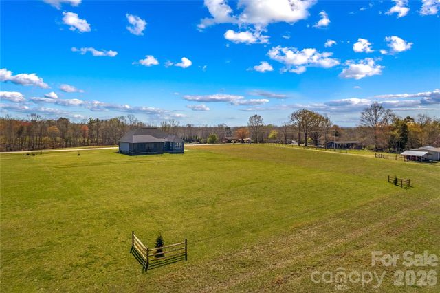 160 Galliher Road, Harmony, NC 28634