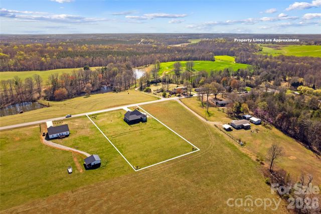 160 Galliher Road, Harmony, NC 28634