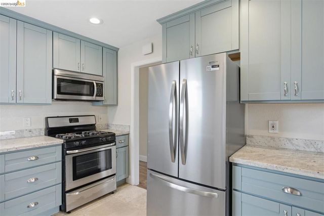 1427 Mariposa St, Richmond, CA 94804