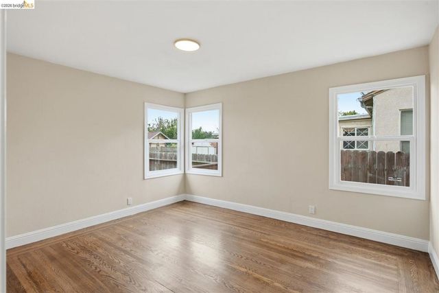 1427 Mariposa St, Richmond, CA 94804