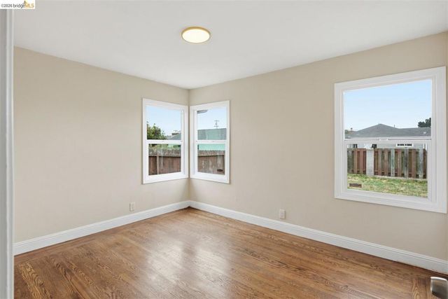 1427 Mariposa St, Richmond, CA 94804