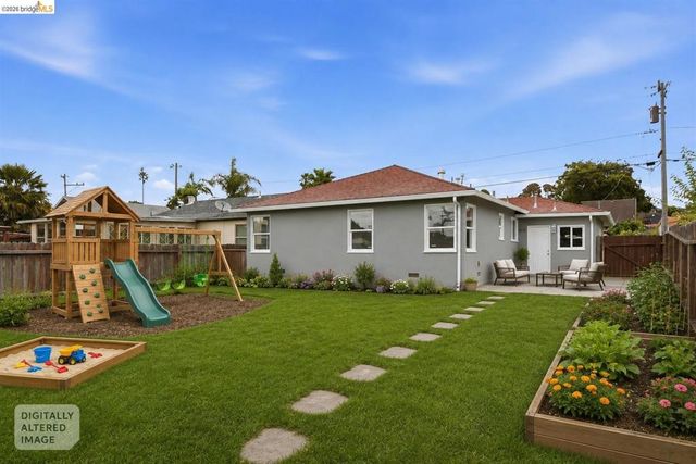 1427 Mariposa St, Richmond, CA 94804