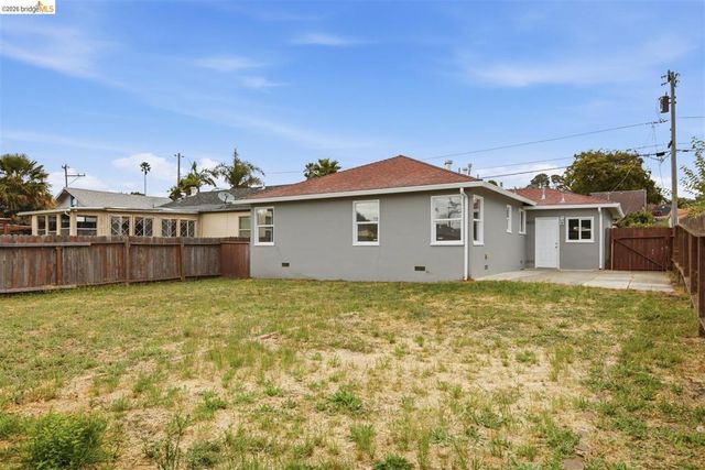 1427 Mariposa St, Richmond, CA 94804