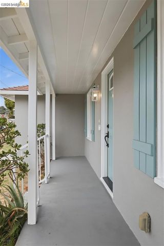 1427 Mariposa St, Richmond, CA 94804