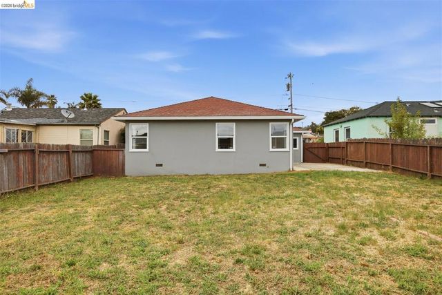 1427 Mariposa St, Richmond, CA 94804