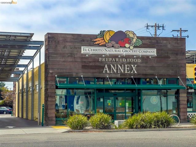 1427 Mariposa St, Richmond, CA 94804