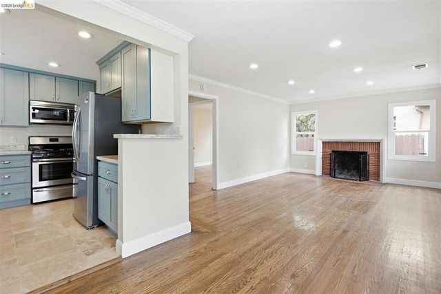 1427 Mariposa St, Richmond, CA 94804