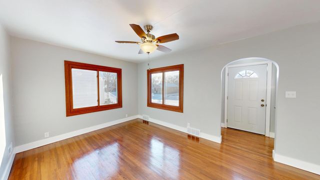 808 Freeborn Avenue, Albert Lea, MN 56007