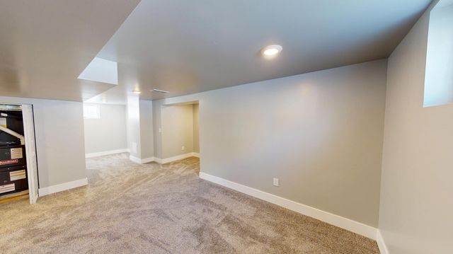 808 Freeborn Avenue, Albert Lea, MN 56007