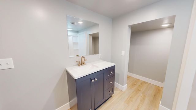 808 Freeborn Avenue, Albert Lea, MN 56007