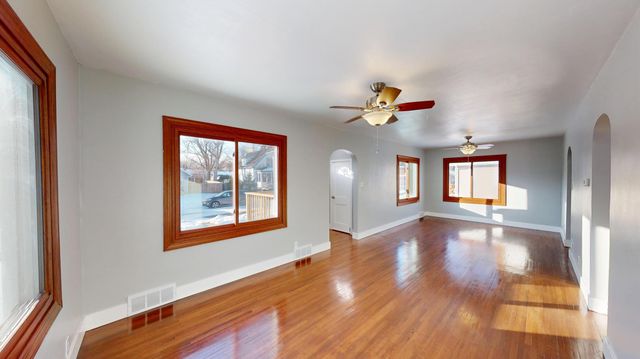 808 Freeborn Avenue, Albert Lea, MN 56007