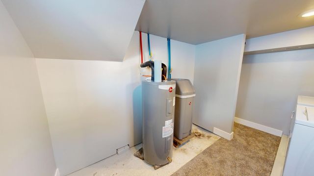 808 Freeborn Avenue, Albert Lea, MN 56007