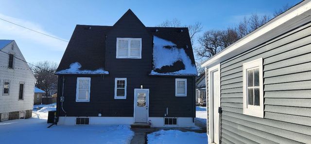 808 Freeborn Avenue, Albert Lea, MN 56007