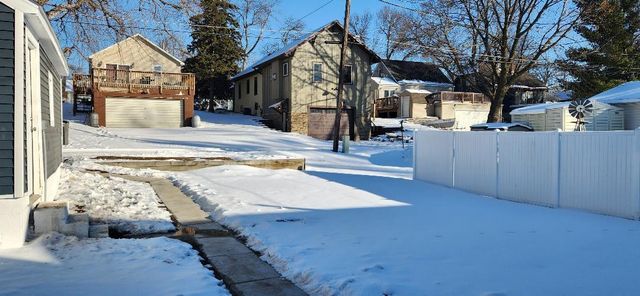 808 Freeborn Avenue, Albert Lea, MN 56007