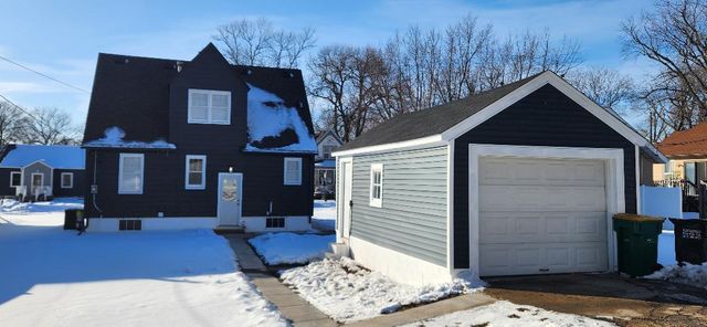 808 Freeborn Avenue, Albert Lea, MN 56007