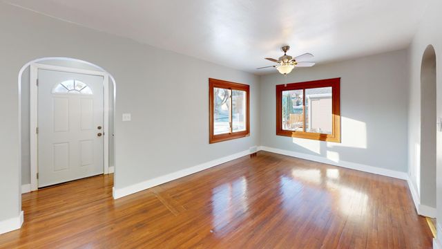 808 Freeborn Avenue, Albert Lea, MN 56007