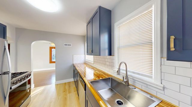 808 Freeborn Avenue, Albert Lea, MN 56007