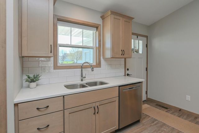 420 PRAIRIE WAY, Wrightstown, WI 54180